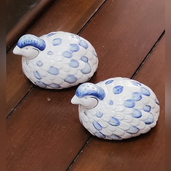 ABBOTT Blue & White Quail Bird Ceramic Salt & Pepper Shakers - Picture 2 of 4